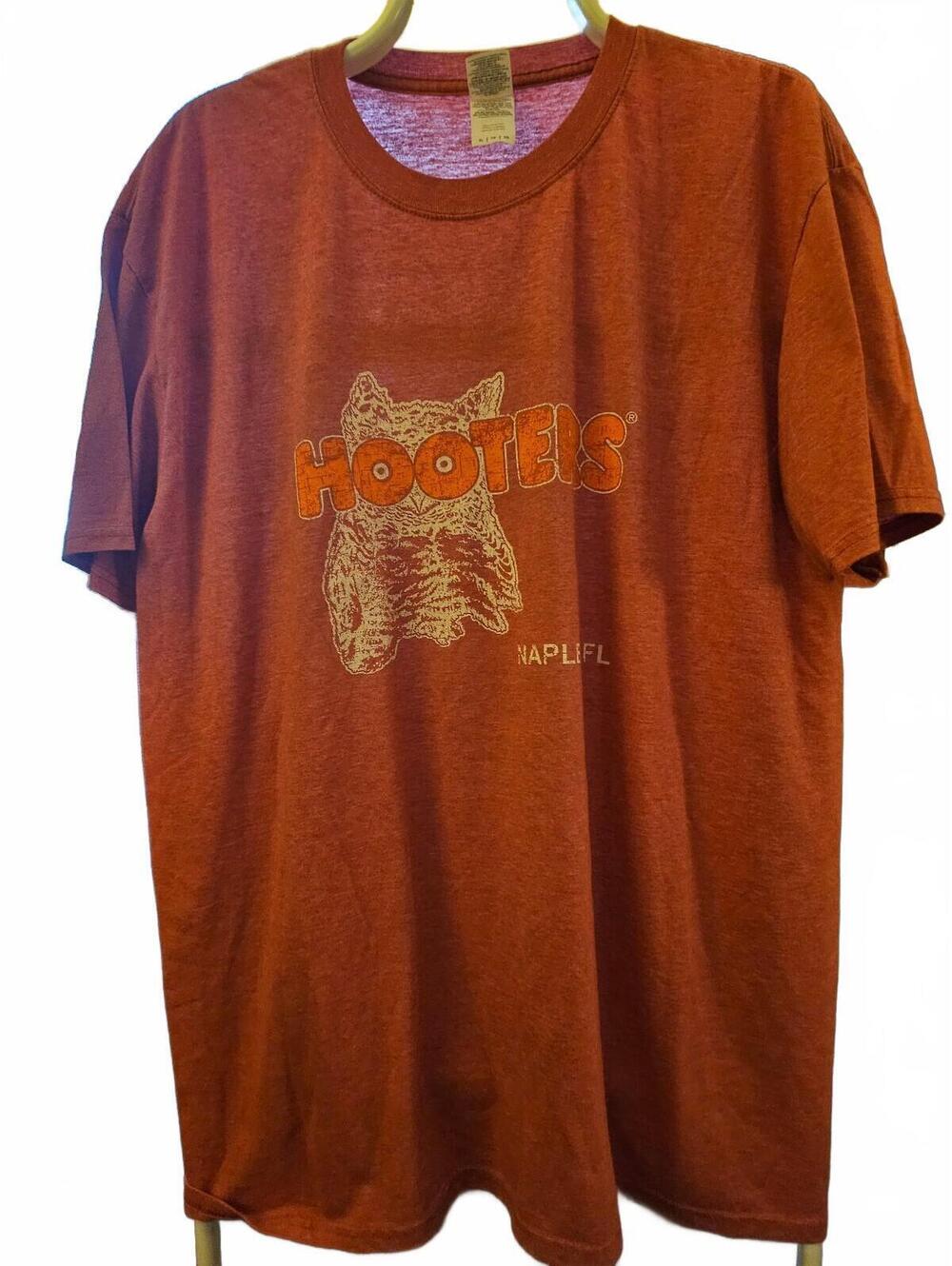 Vintage Hooters Naples FL Orange Graphic T-Shirt XL Gildan EUC